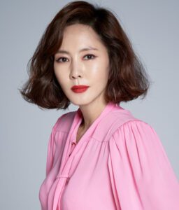 韩国演员金南珠，曾出演复仇剧《迷雾》。