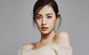 韩国演员Nana，曾出演《骗徒》、《局中局》等作品。